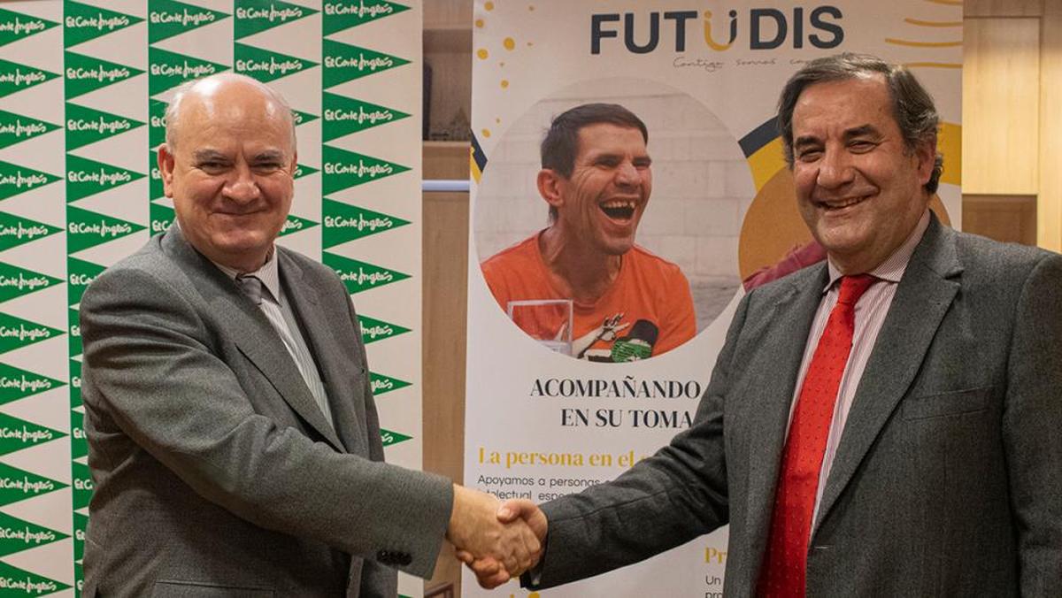 Alfonso Candau e Ignacio Castellote, tras la fima del acuerdo.