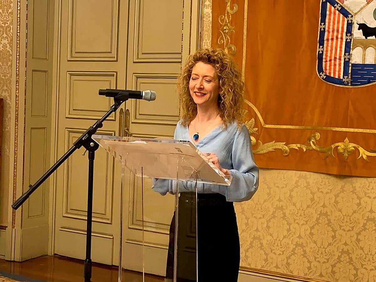 Ana Suárez en el salón de actos del Ayuntamiento.