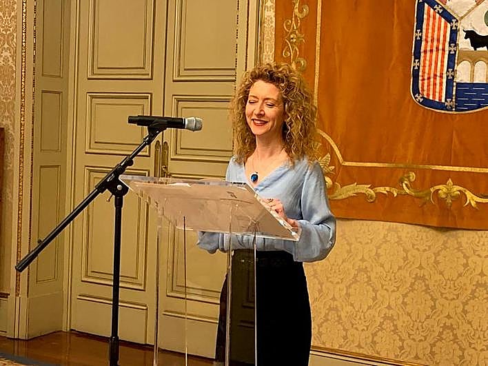 Ana Suárez en el salón de actos del Ayuntamiento.