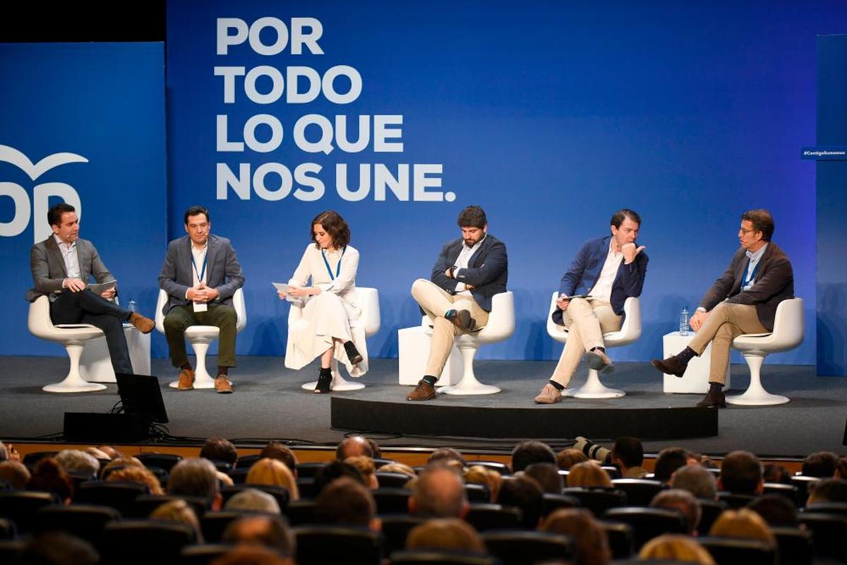 Presidentes autonómicos del PP participando en un debate