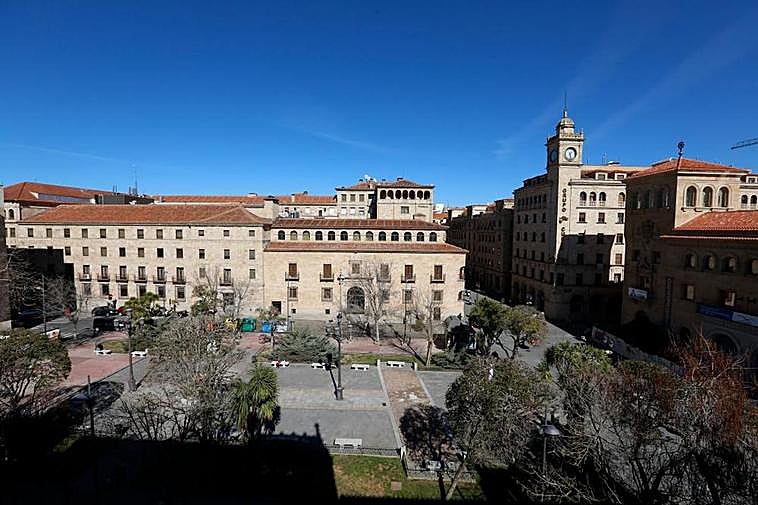 La plaza de los Bandos y la cercana calle Zamora, vista desde el Centro Documental de la Memoria Histórica.