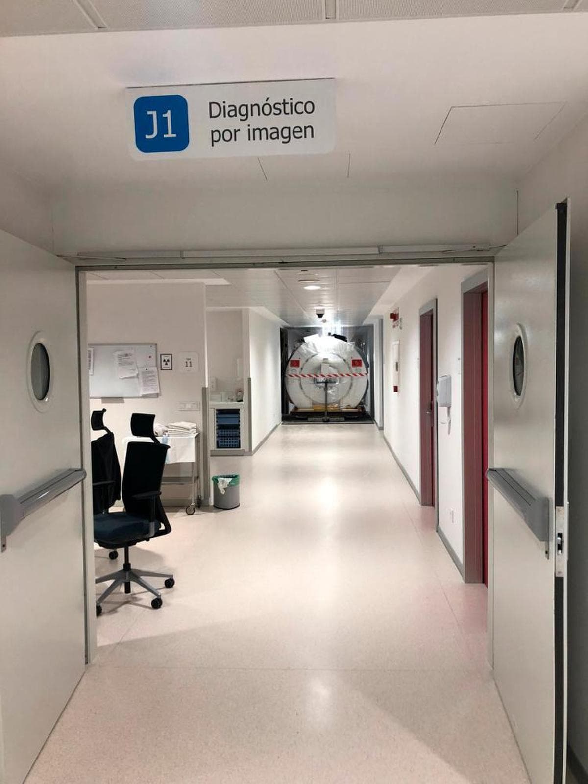 Imagen de la resonancia magnética, avanzando por los pasillos del Hospital.