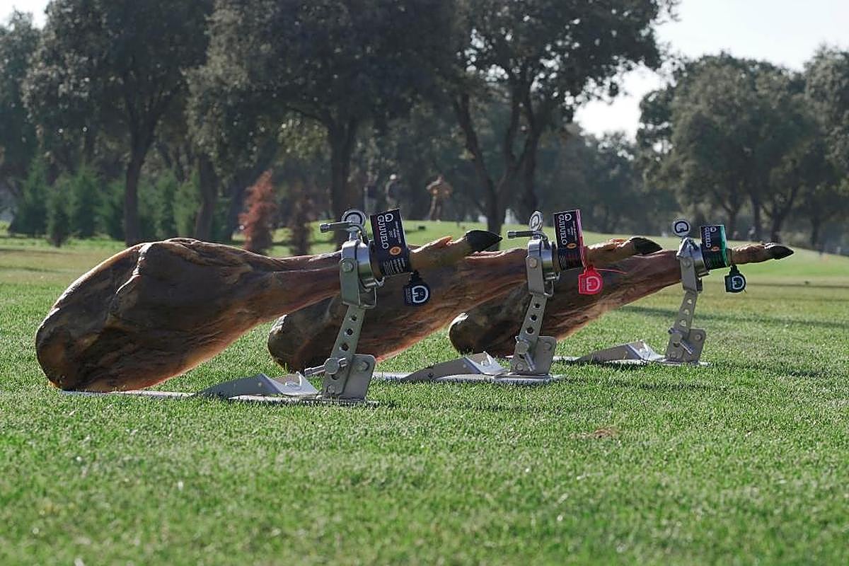 Jamones y dehesa, señas de identidad de la Denominación