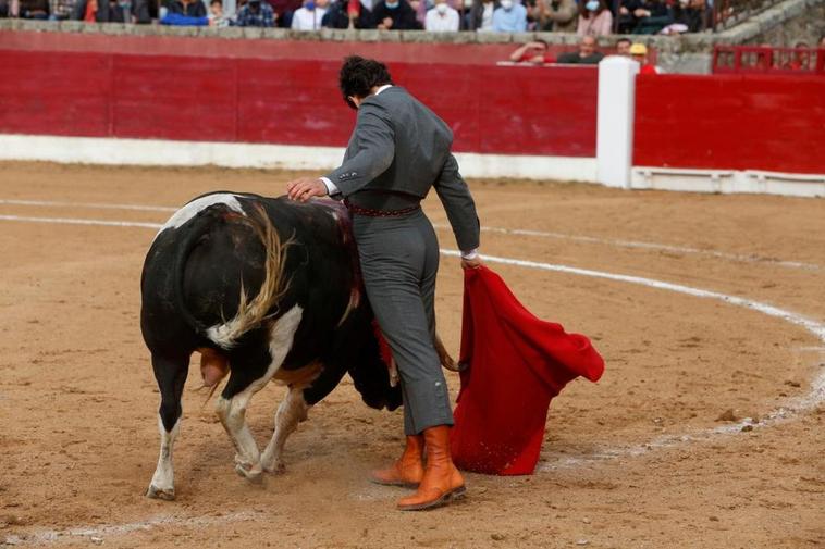 Morante de la Puebla con la muleta en Vitigudino