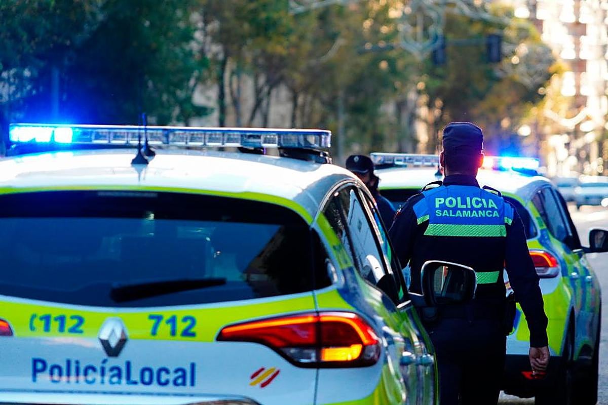 Un coche de la policía local