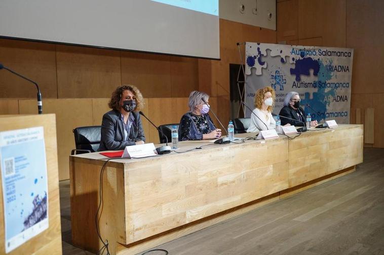 Inauguración de las dos jornadas de conferencias y mesas redondas de Ariadna