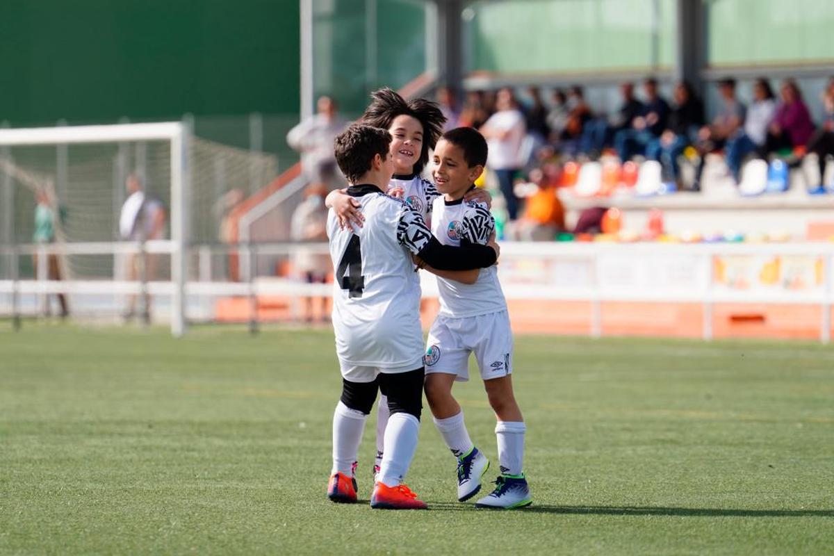 Los prebenjamines del Salamanca UDS B celebran su título liguero