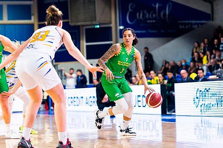 Gabby Williams, jugadora del Sopron