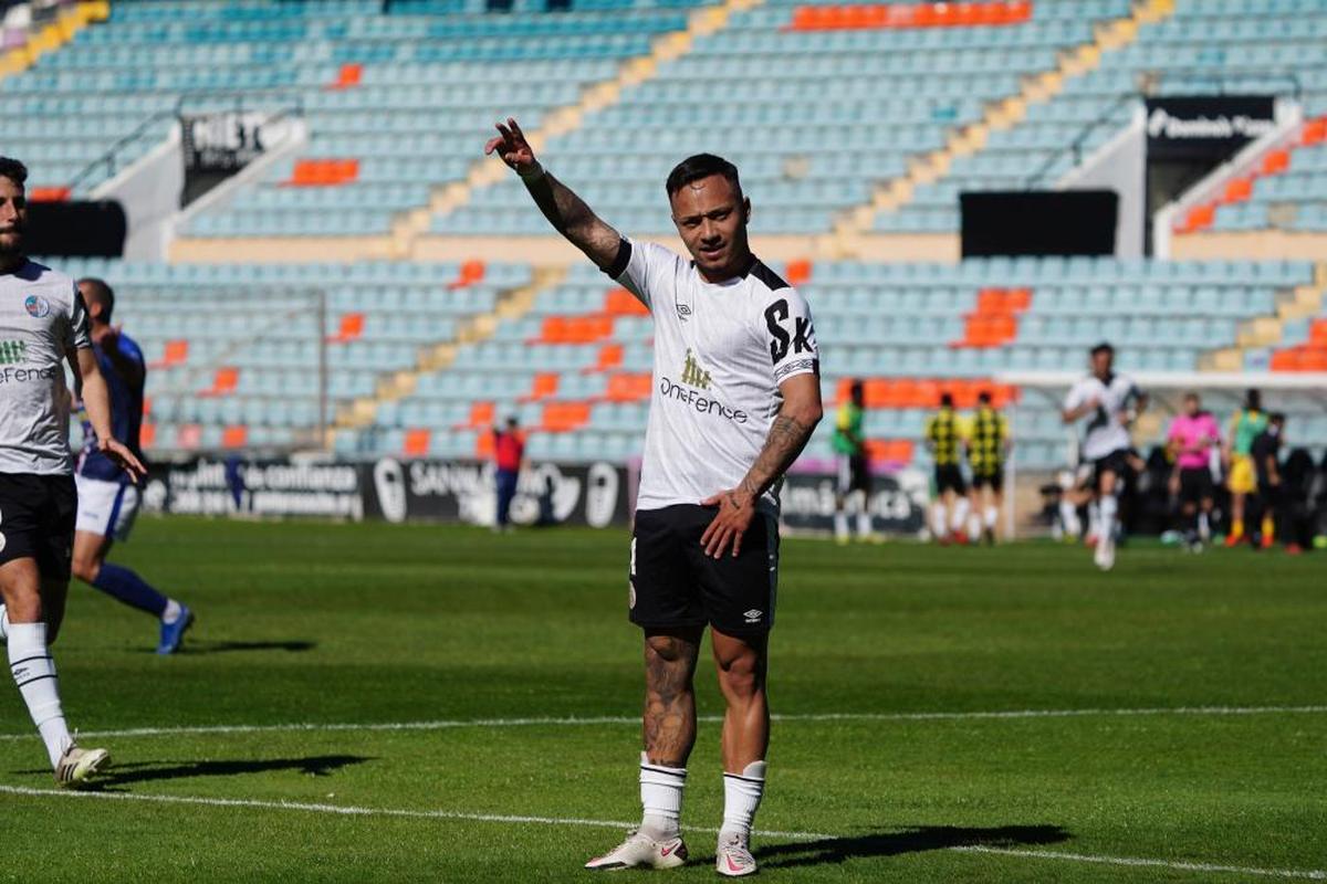 Juancho celebra su segundo gol ante el Arosa el pasado domingo