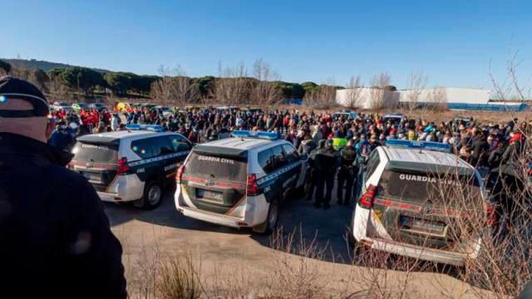 Vehículos de la Guardia Civil en los alrededores de Traspinedo