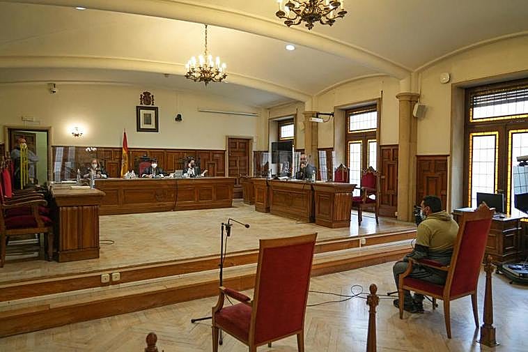 El acusado durante el juicio celebrado en la Audiencia Provincial