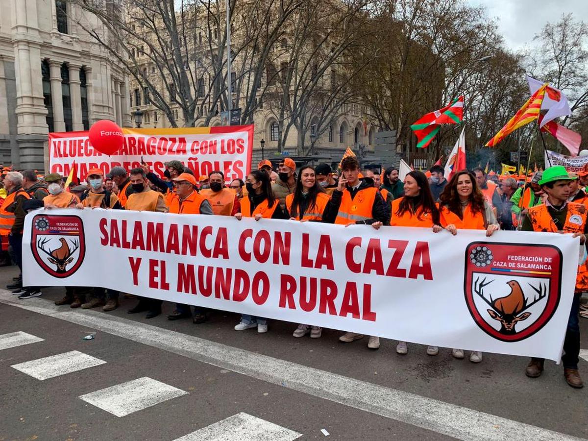 Miembros de la delegación salmantina de caza, en la manifestación de hace unas semanas en Madrid