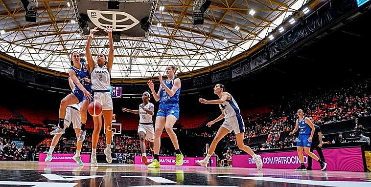 Maite Cazorla y Tinara Moore en el duelo de la Copa.