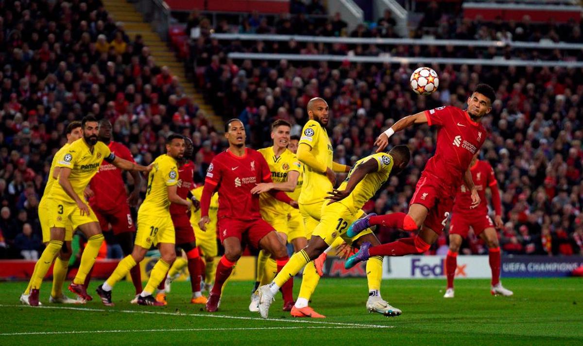 Una acción del partido entre el Liverpool y el Villarreal