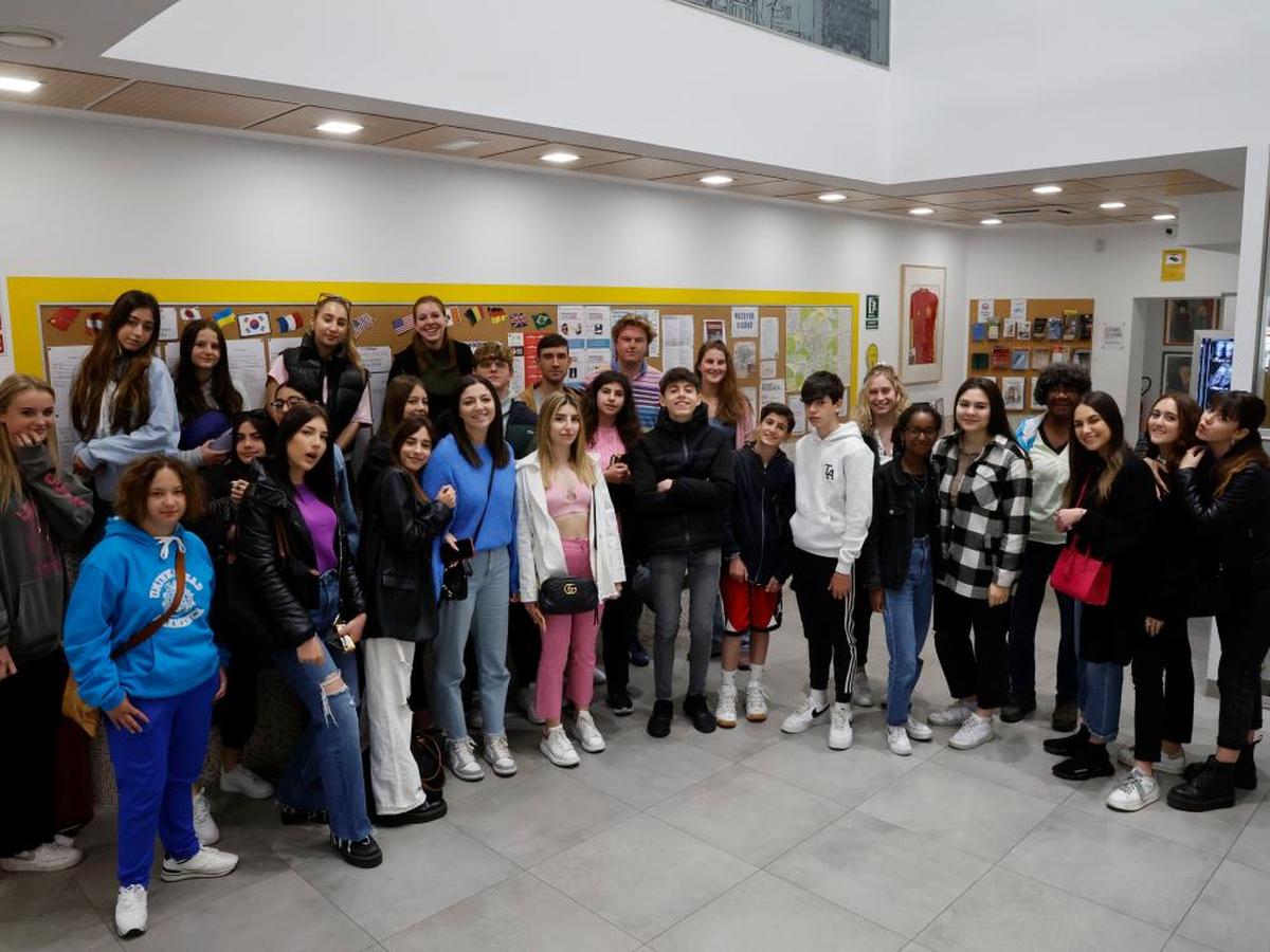 Un grupo de estudiantes italianos en una academia salmantina.