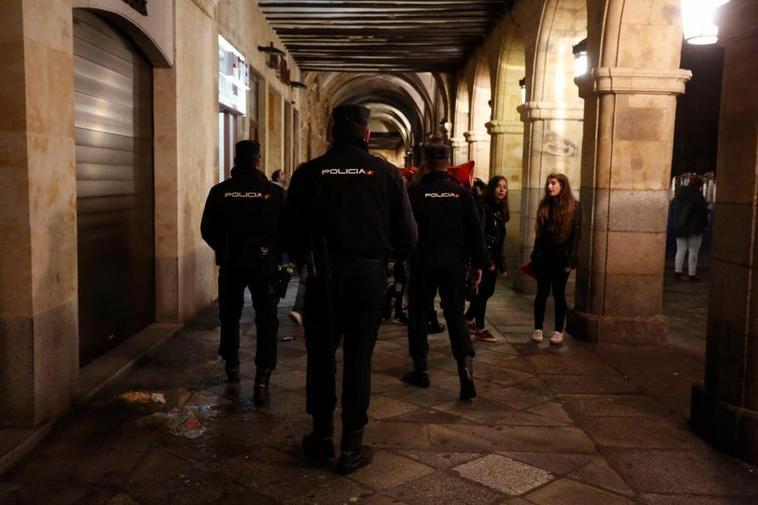 Policía Nacional en otra intervención en la Plaza Mayor