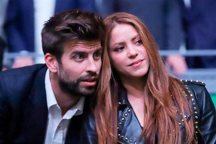 El futbolísta del Barcelona, Gerard Piqué y la cantante internacional, Shakira.