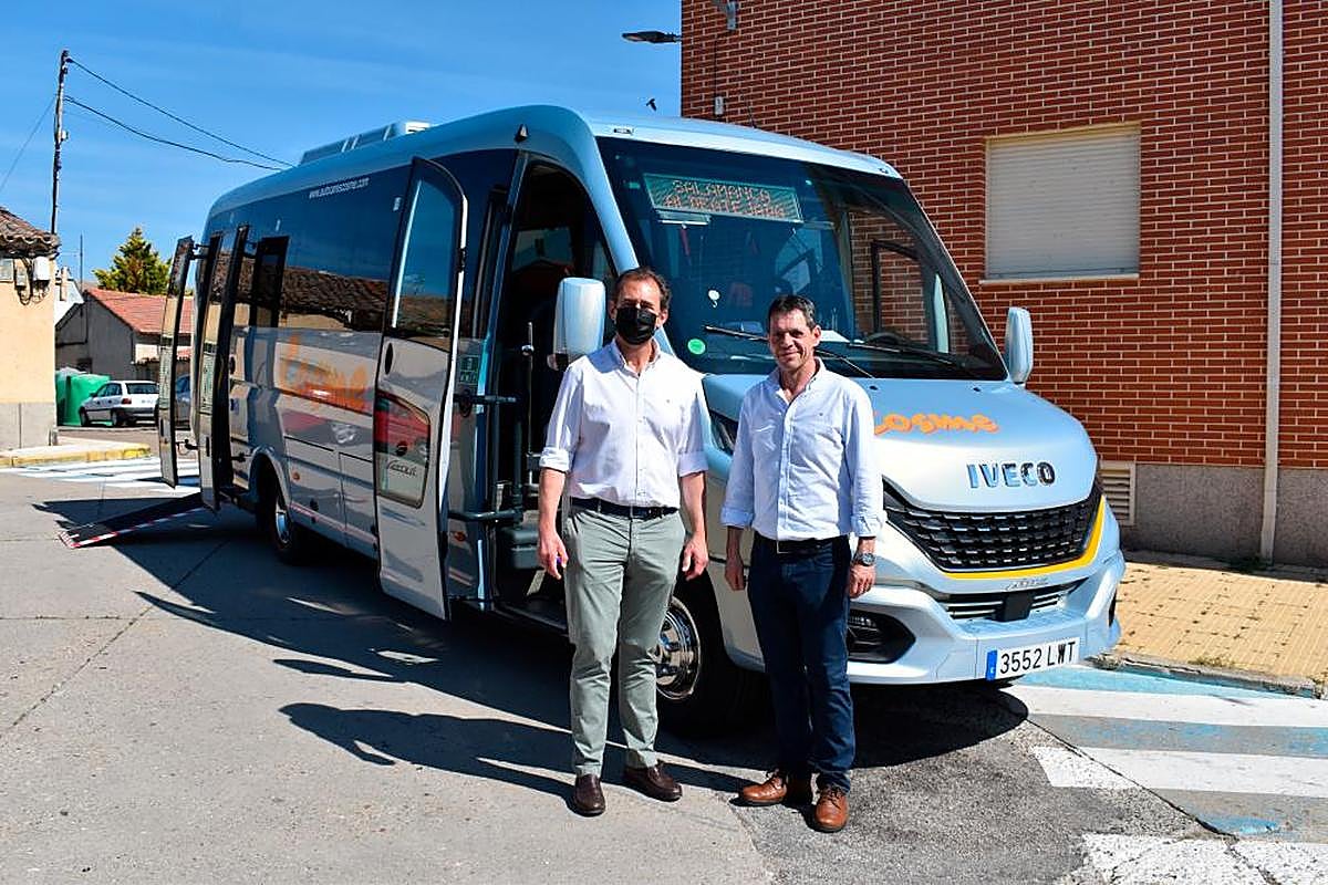 Enrique García, alcalde de Aldeatejada, y Julio Cosme en la presentación