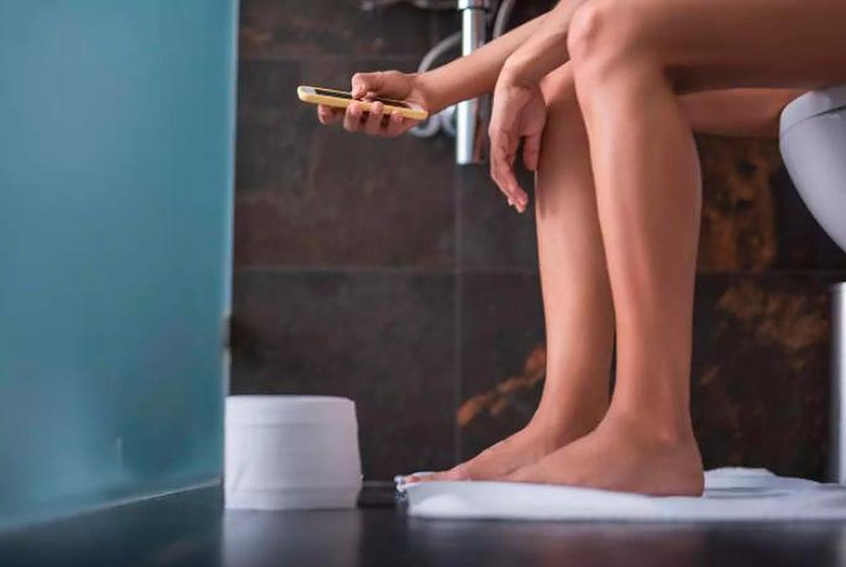 Una persona en el baño