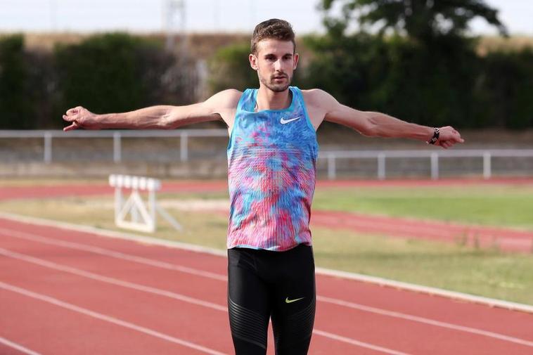 Álvaro de Arriba en un entrenamiento en las pistas.