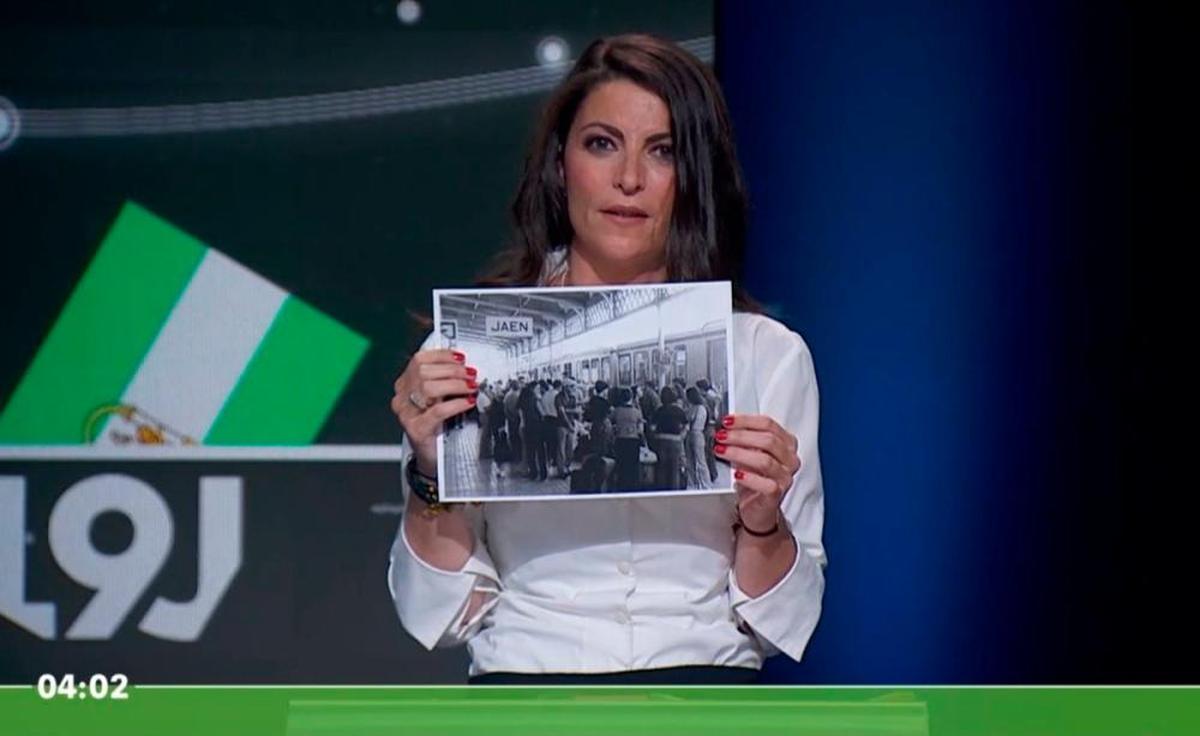 Macarena Olono durante el debate electoral en televisión.