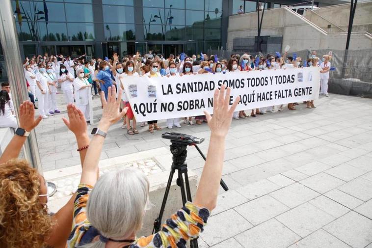 El hartazgo de los sanitarios llega al límite ante la falta de personal en el Hospital de Salamanca
