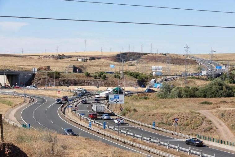 La autovía Ruta de la Plata (A-66), a su llegada a la rotonda de Buenos Aires, por la que es necesario pasar para enlazar con la Autovía de Castilla (A-62).