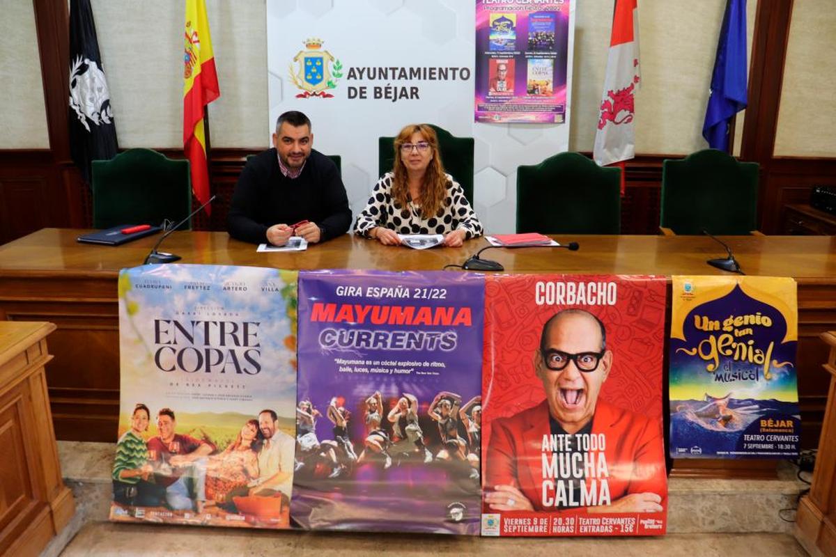 Manuel Garrote y Ana Vicente, este martes en el Ayuntamiento de Béjar I TEL