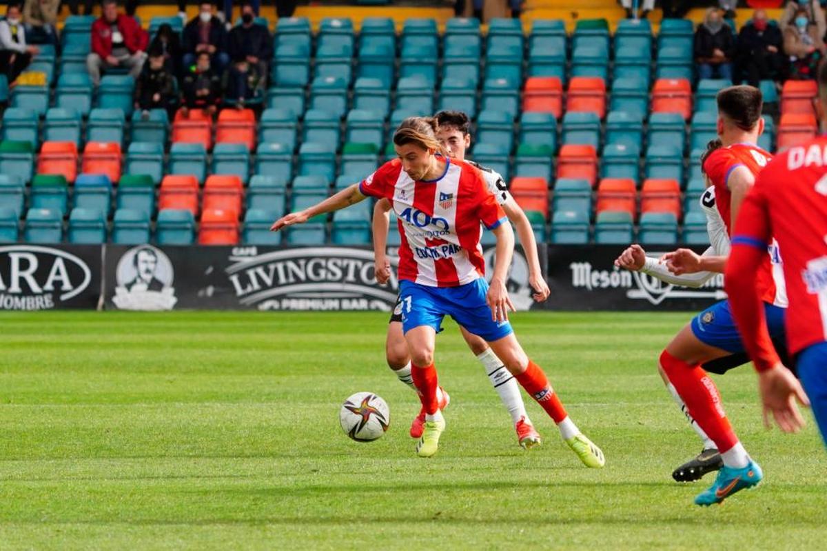 Raúl Beneit durante un partido en el Helmántico