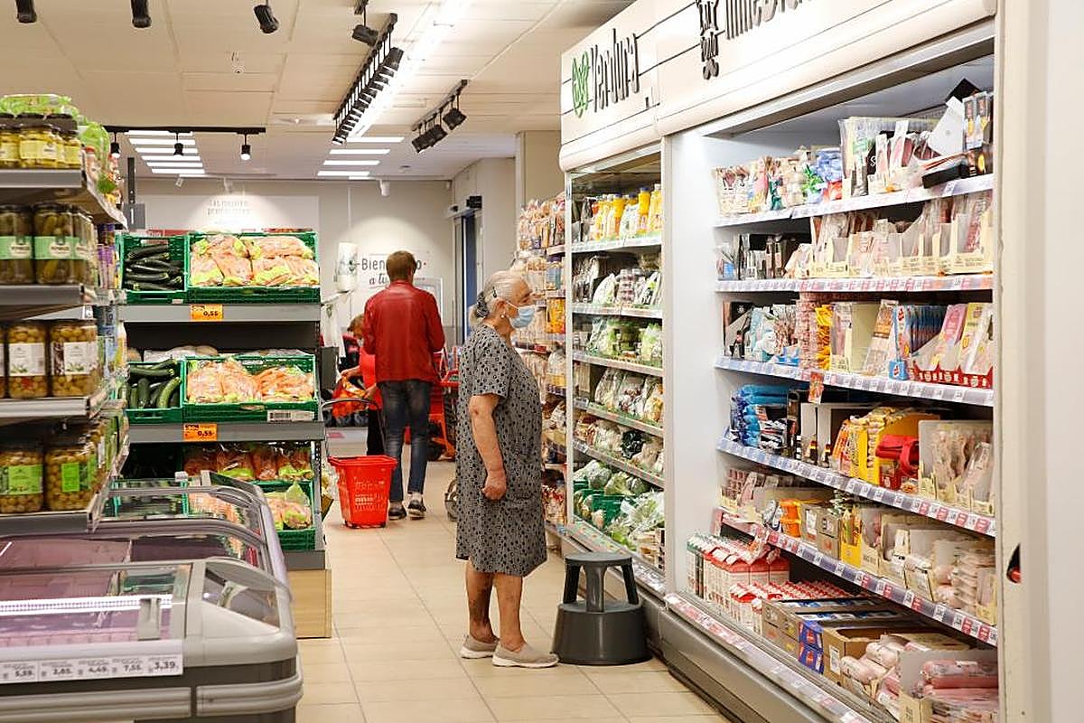 Un supermercado, donde comienza a trabajar Bibiana.