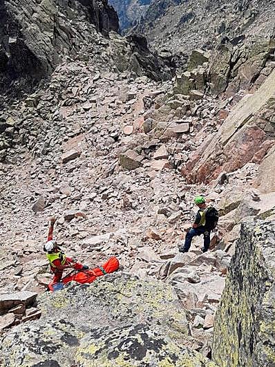Rescate del cadáver de un senderista en Gredos.