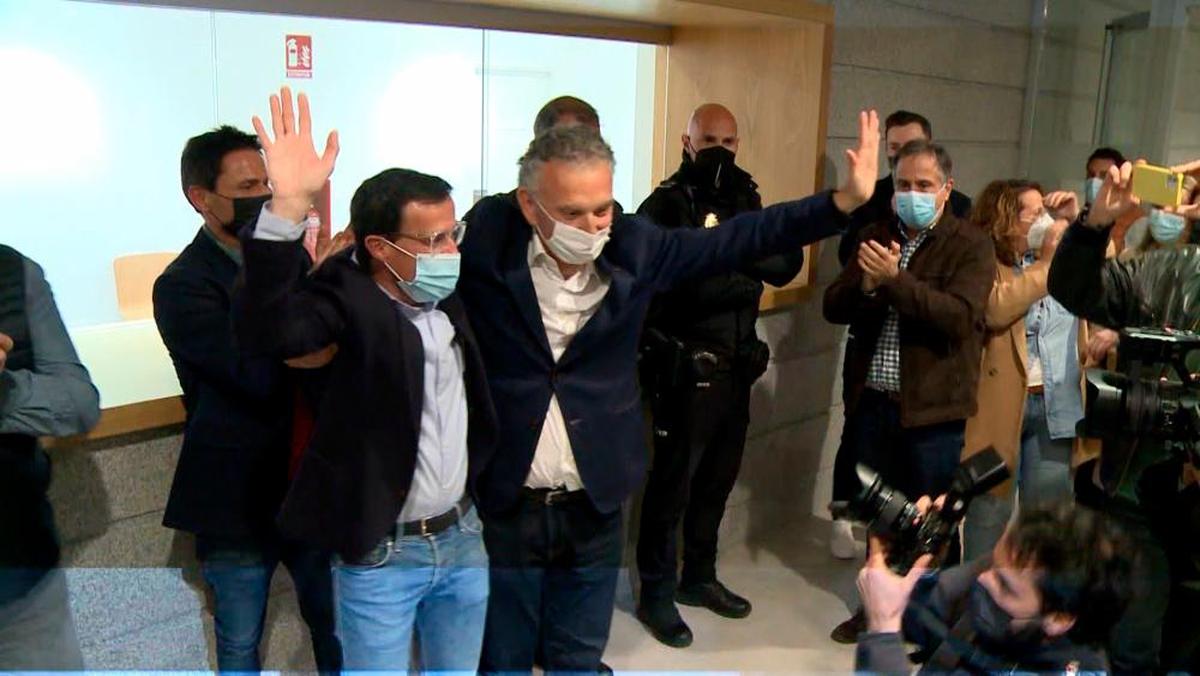 Los alcaldes de Villanueva de la Serena, Miguel Ángel Gallardo, y de Don Benito, José Luis Quintana, celebrando la fusión.