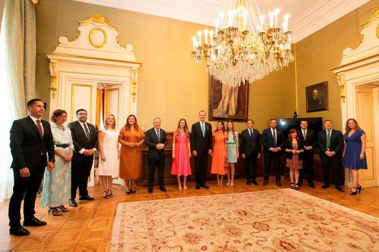 El alcalde de Salamanca participa en la ofrenda nacional al Apóstol Santiago, junto a los Reyes y sus hijas