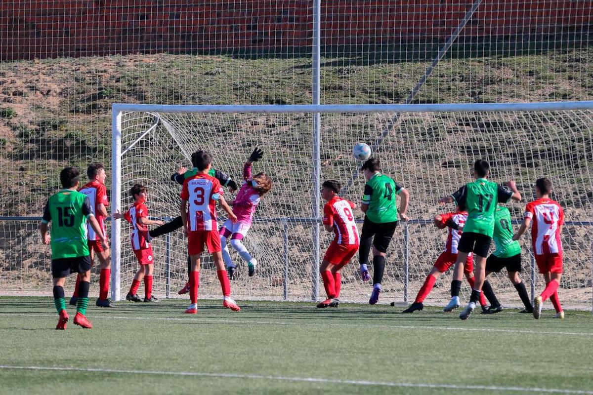 Imagen de un partido de fútbol base de la última temporada.