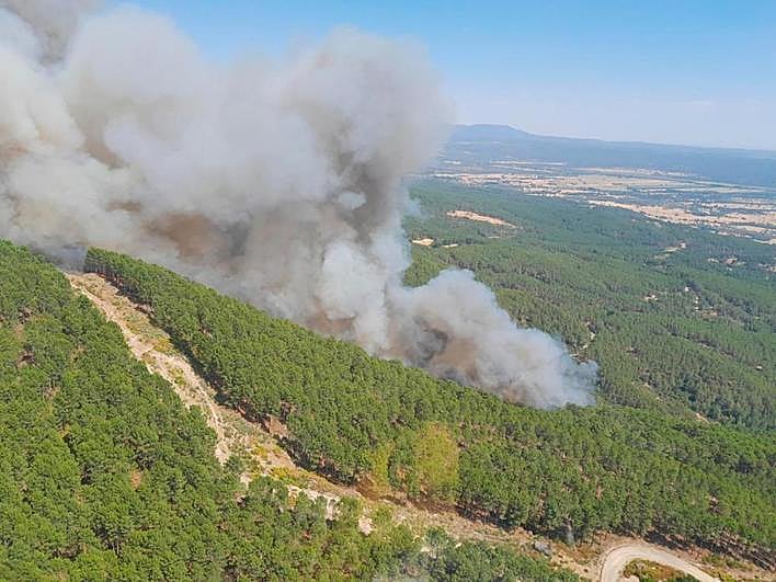 Incendio en Santa Cruz del Valle.