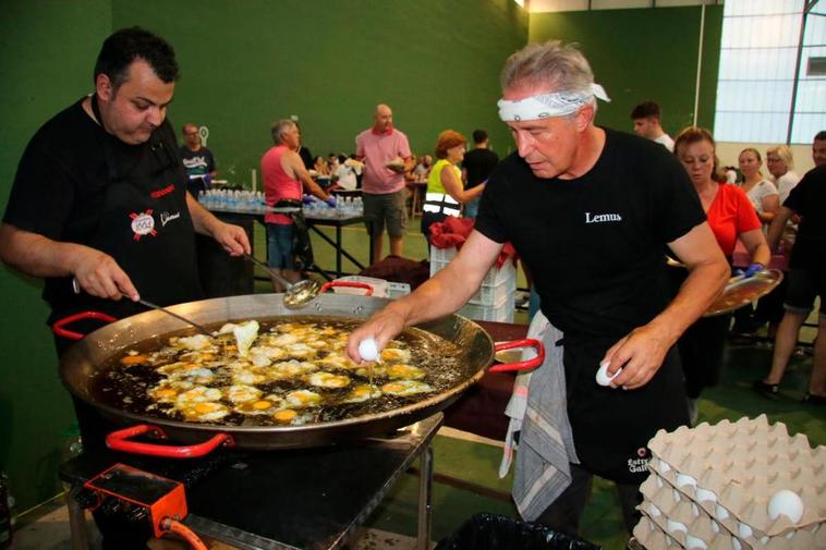 1.500 huevos fritos para cerrar las fiestas en Calvarrasa de Abajo