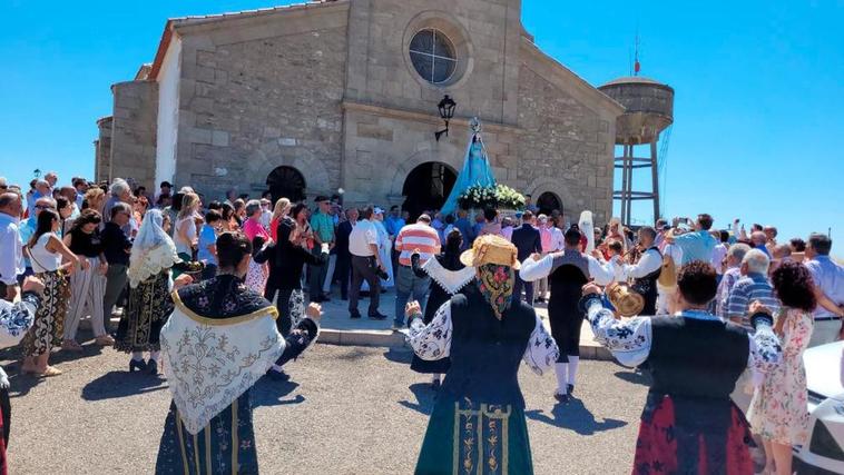 Vitigudino celebra el día grande de sus fiestas con la procesión de la Virgen del Socorro