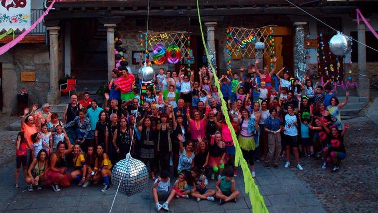 CONCURSO ‘Así somos en mi pueblo’: La movida ‘ochentera’ de San Esteban de la Sierra