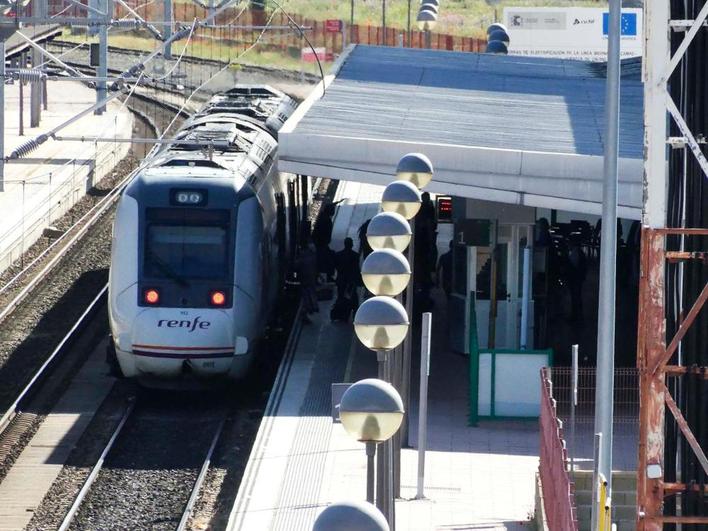 Botellones en los vagones y maquinistas desbordados por falta de interventores en los trenes MD de Salamanca