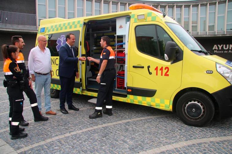 Santa Marta completa las dotaciones de Protección Civil con una ambulancia