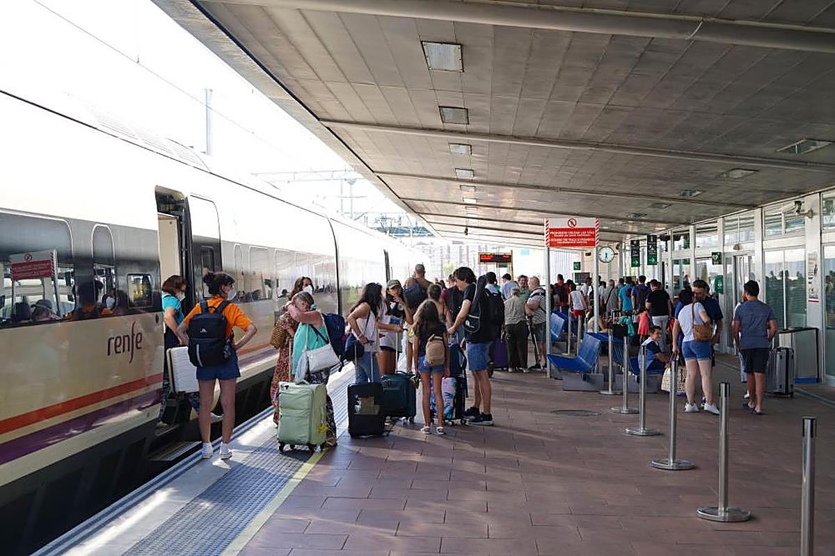 Llegada de un Alvia a Salamanca procedente de Madrid.