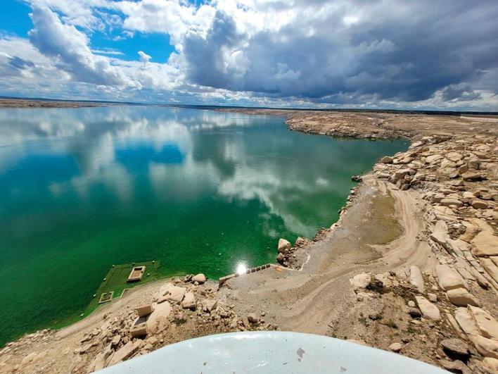 Situación actual del embalse de Almendra, con tan solo 861 hectómetros cúbicos, y que bajará del 32,5% al 18,2% al finalizar el desembalse.