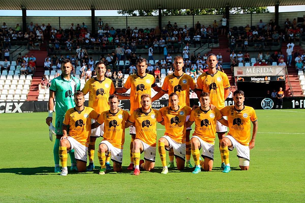 Once del Unionistas frente al Mérida.