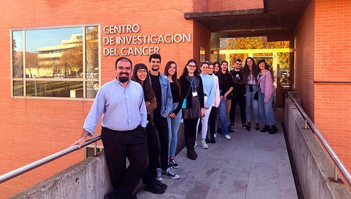 Grupo de investigación del Centro del Cáncer liderado por Manuel Fuentes