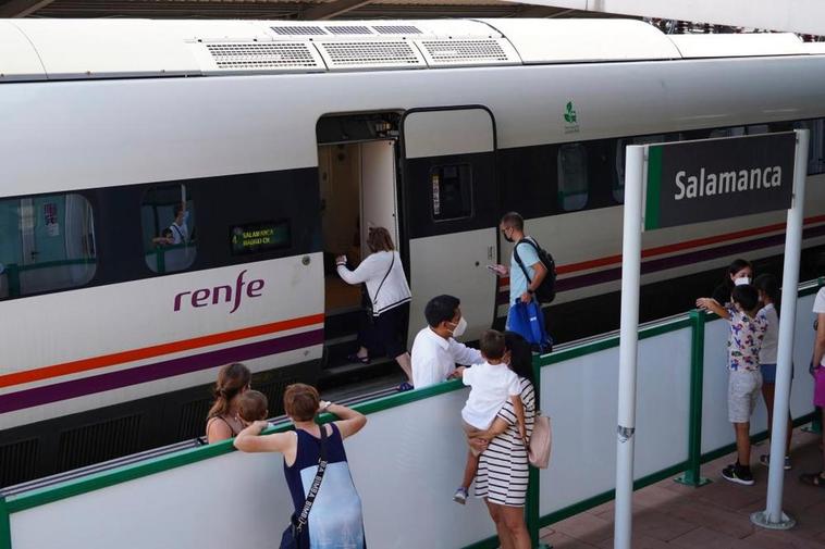 El Gobierno anuncia que los trenes serán gratis hasta las elecciones