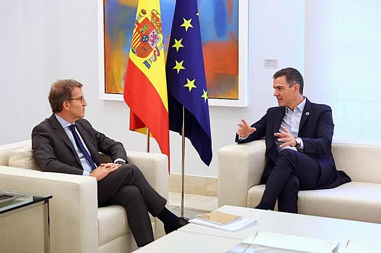 Alberto Núñez Feijóo y Pedro Sánchez, en La Moncloa.