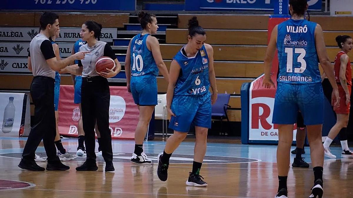 Silvia Domínguez se marcha lesionada