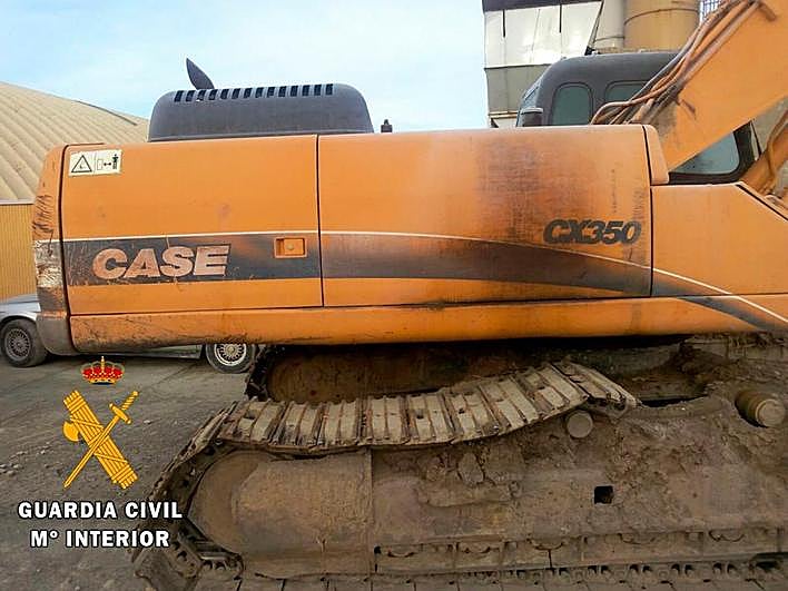 Máquina retroexcavadora que fue robada hace unos años en La Maya.