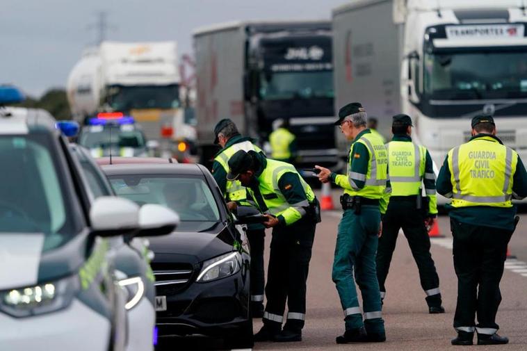 Control de la Guardia Civil dentro de la campaña en la autovía A-62.