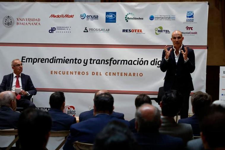 Bernardo Hernández, durante la charla en el Casino.